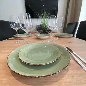 Atelierhaus Zentrum,ruhig,100 Meter Vom Rathausplatz Apartment